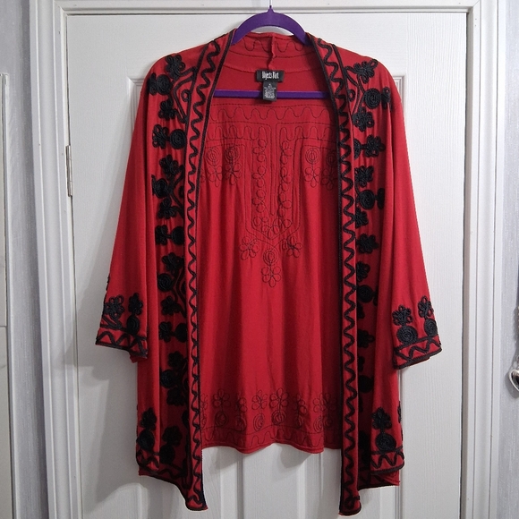 Objets D'Art Cardigan Red With Black Embroidery XL Comfortable 3/4 Sleeves - Picture 1 of 13